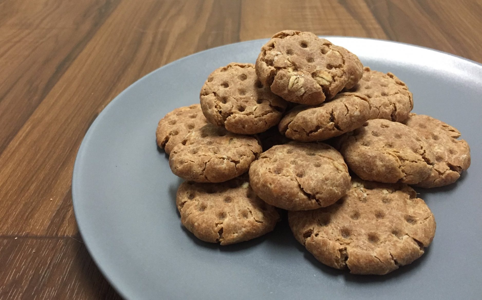 Three-Ingredient Dog Biscuits | Dogs Inc